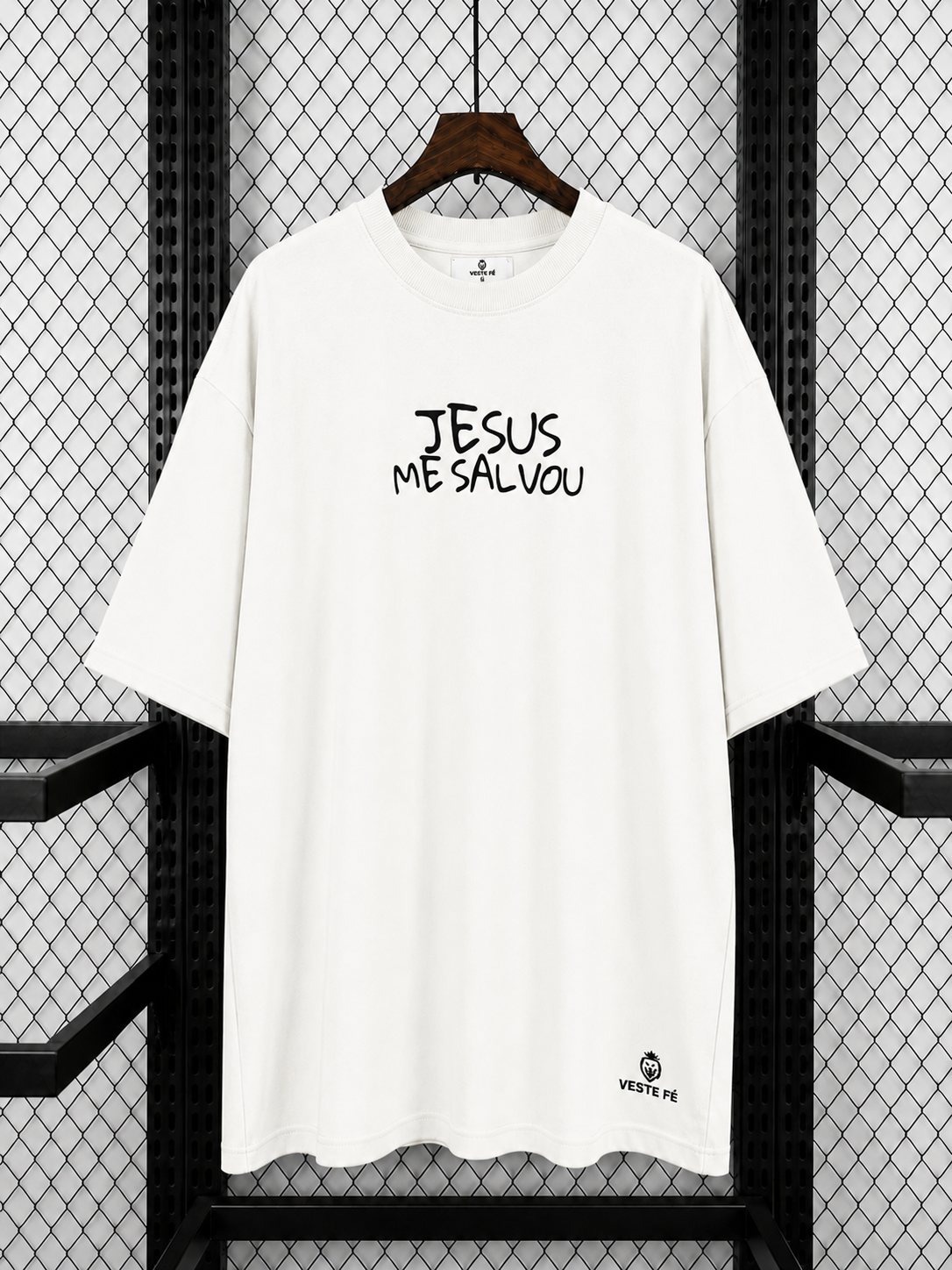 Camiseta Oversized Jesus Me Salvou