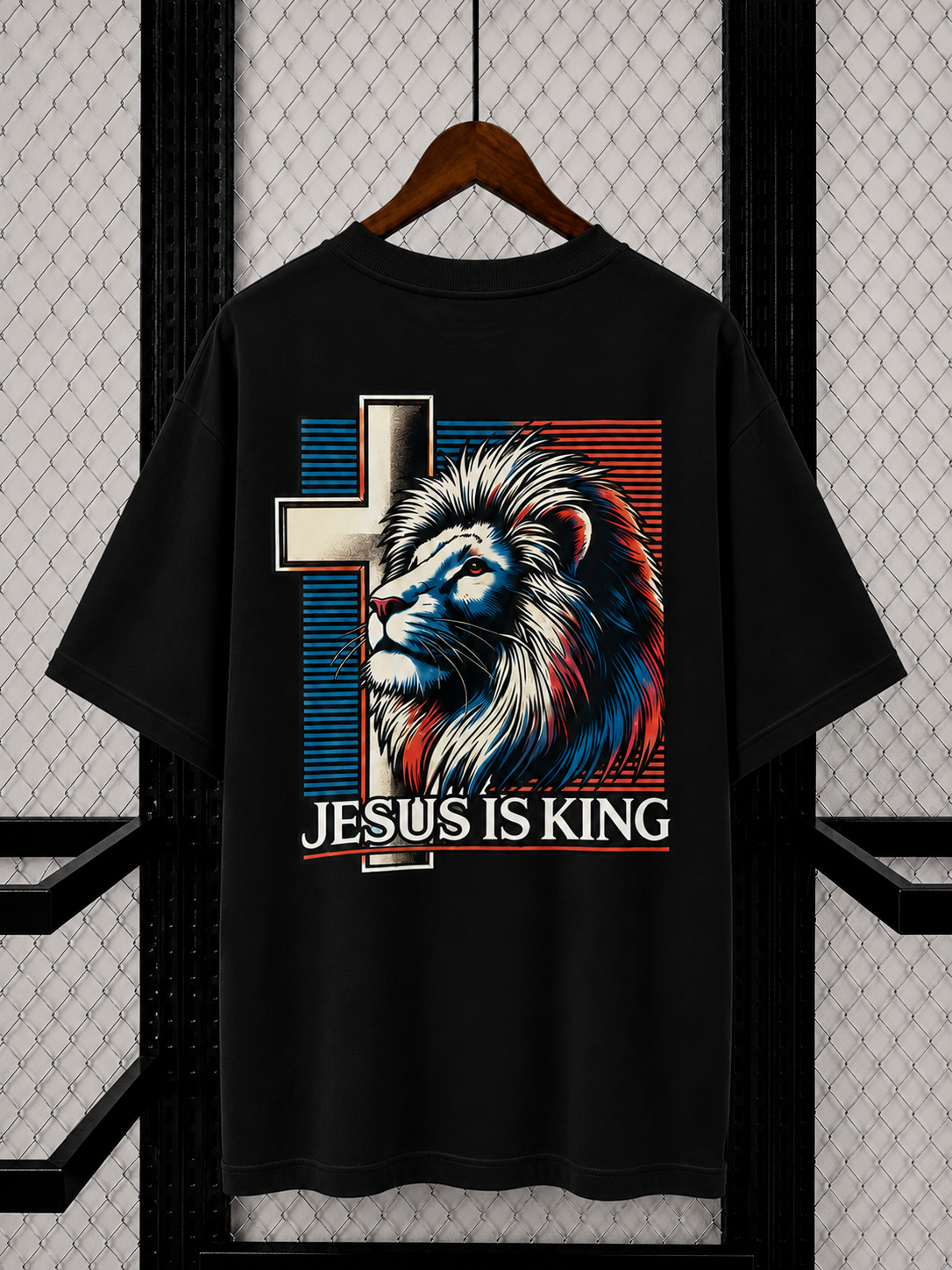 Camiseta Oversized Jesus Is King - Lion