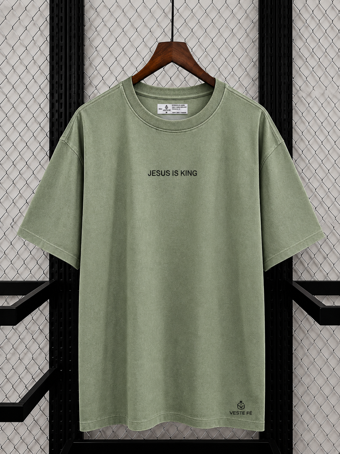 Camiseta Oversized Jesus Is King Basic