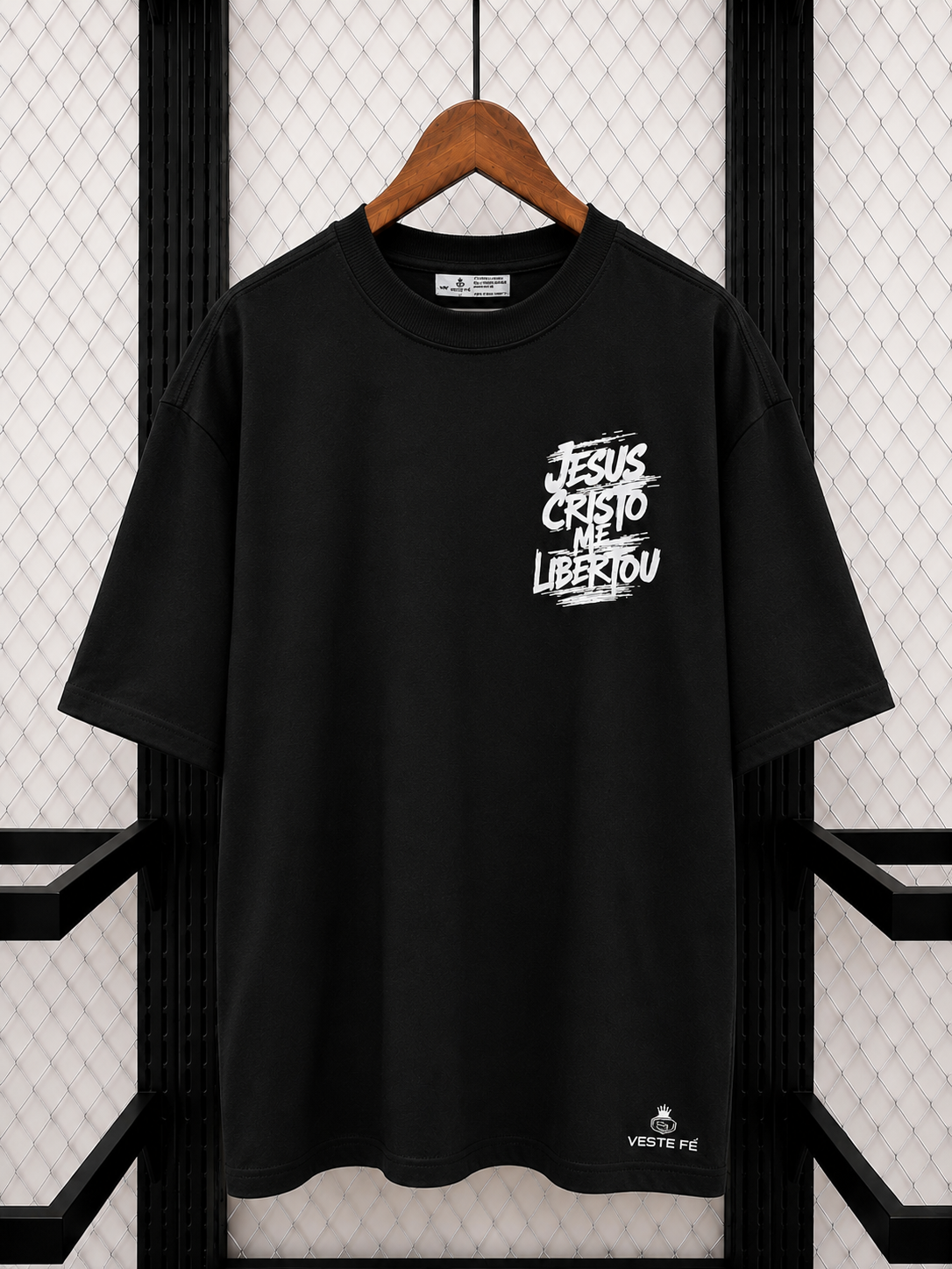 Camiseta Oversized Jesus Me Libertou