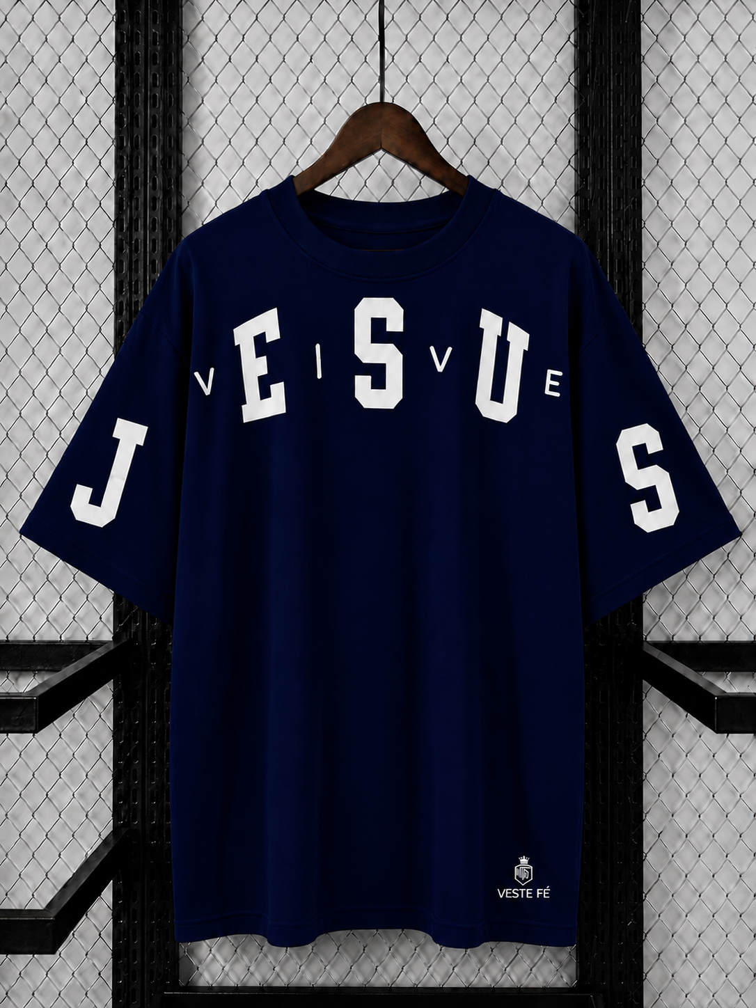 Camiseta Oversized Jesus Vive